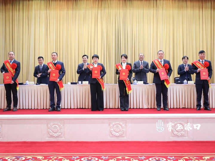 渌口区罗卫东捧回全国粮食和物资储备系统先进个人奖