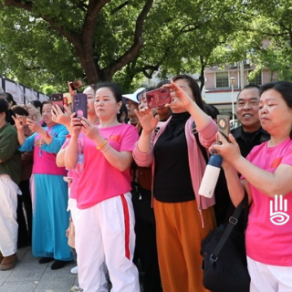 渌口区千人齐跳广场舞 舞出健康新风采