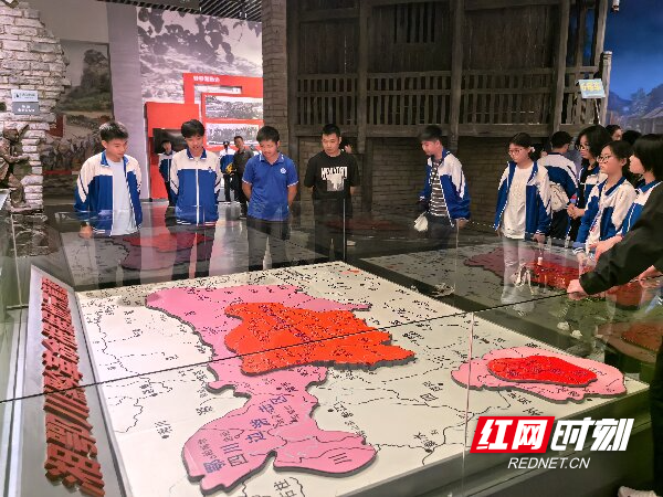 天元区隆兴中学开展研学活动