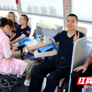 株洲134名新警集体无偿献血传递温情