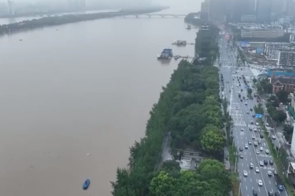 关注汛情 湖南：湘江洪峰过境长沙 部分地区受灾严重