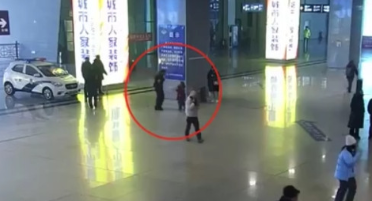 铁路警方救助多名走失儿童