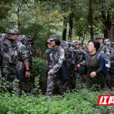 株洲市一中国防教育特色班举行野外拉练活动
