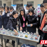 株洲市一中举行禁毒参观展览教育活动
