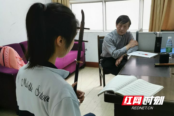 8专家指导.jpg
