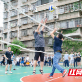 株洲市一中师生竞技显身手 排球赛场拼搏促情谊