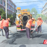道路养护工：天气越热 我们越忙