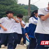 五里墩中学开展紧急消防疏散演练活动