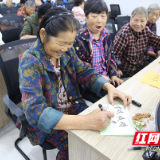 株洲天元区群丰镇新街社区老人互助互养暖人心