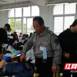 淞南中学开展校园管制刀具等危险物品排查专项行动