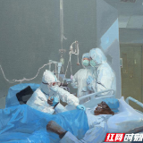 株洲市十八中三幅创作入展湖南省“百年恰是风华正茂”美术展
