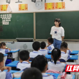 栗雨小学开展低数组新教师见面课活动