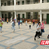 天元区银海学校开展防震应急逃生演练活动