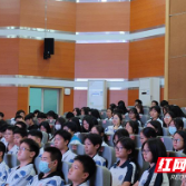 株洲市九方中学高一年级举行学习情况分析会