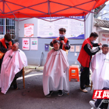 芦淞区贺家土街道集中开展学雷锋志愿服务活动