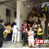 荷塘区星光小学开展消防安全应急疏散演练