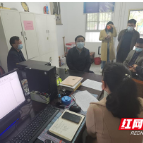 渌口区向阳小学“第一校长”李乐方到校调研