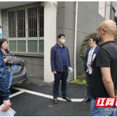 株洲市教育局督查一中校园创文工作