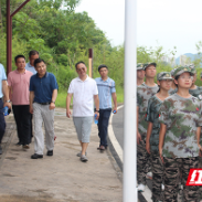 株洲市教育局党委书记、局长吴安浩视察市示范性综合基地军训工作