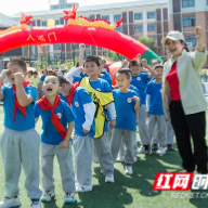 株洲市二中枫溪学校小学部举行第六届体育节暨第三届全员运动会