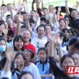 株洲市景炎初级中学举行感恩励志家庭教育宣讲活动