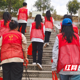湖南化工职院党校组织发展对象开展校园卫生清扫活动