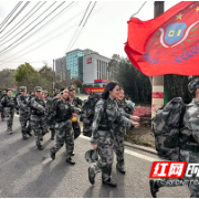 株洲市一中高二年级国防教育特色班开展三月拉练活动