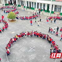 渌口区育红小学举行春季花样跳绳比赛