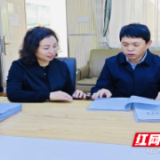 省教育督查组到荷塘区美的学校督查义务教育质量监测筹备工作