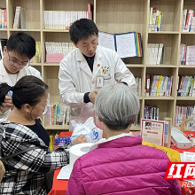 株洲天元区开展“情系桑榆，守护健康”公益健康讲座及义诊活动