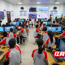 湖南铁科职院：以科技之光点亮青少年科学梦想