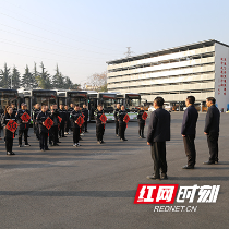 株洲市副市长易湘东慰问公交集团一线员工