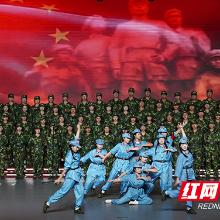 湖南化工职院举行2025年“爱党 爱国 爱校”新生合唱比赛