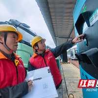 国网株洲渌口区供电公司为重卡物流绿色转型注入强大动力