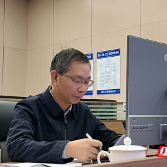 株洲市委副书记、市长陈恢清接听“12345”政务服务便民热线