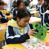 株洲博物馆这堂“孝”文化情暖“一老一小”