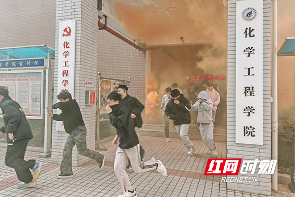 图片9.jpg 图片9.jpg