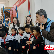 湖南铁科职院:一把探伤锤,“敲”响科学梦