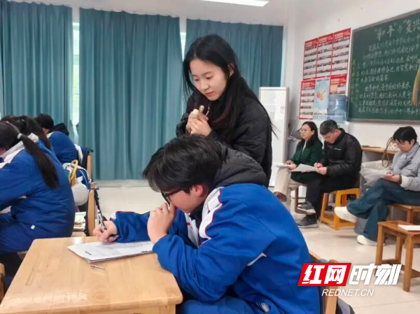 株洲市四中迎接市教科院心理学科教学视导