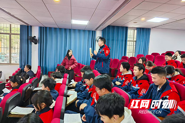 株洲市十三中2025年度生命教育主题班会大赛精彩绽放