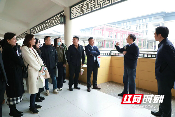 株洲市四中教育集团赴平江颐华学校参观学习