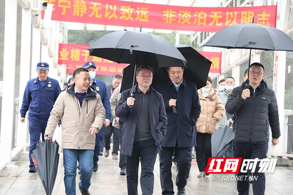 株洲市副市长杨胜跃带队开展开学校园安全检查