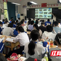 株洲市四中开展“三月全员推门听课月”教研活动