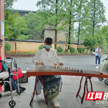 芦淞区淞南中学到株洲市三三一医院康养中心开展敬老行活动