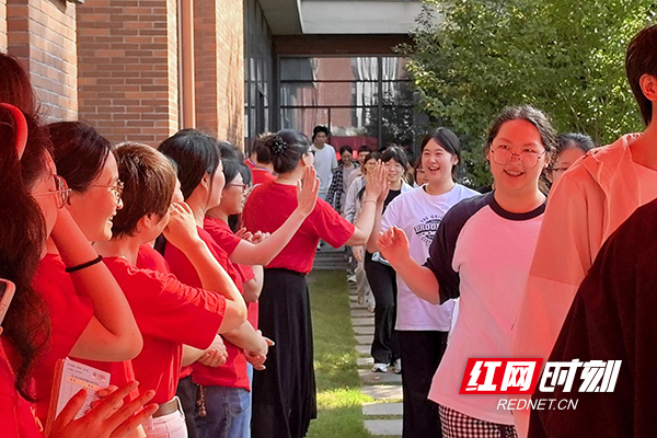 株洲市南方中学：笔落惊风处，少年逐梦正当时