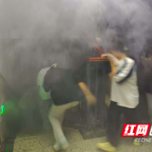 株洲市特殊教育学校举行2025年秋季寄宿生夜间消防应急逃生演练