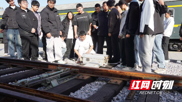 抢抓20万人才缺口！株洲科技职业学院轨道交通学院瞄准“铁饭碗”发力！