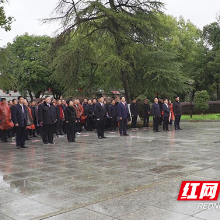 马年首个工作日，茶陵县举行升旗仪式