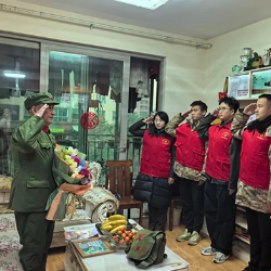 株洲:小手拉大手 志愿服务暖兵心