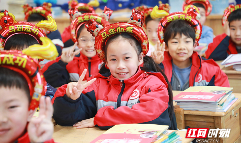组图丨龙马精神迎开学，株洲校园“马力”足！